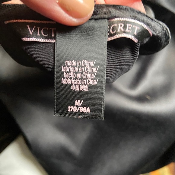 VICTORIA SECRET black satin slip - Picture 5 of 5